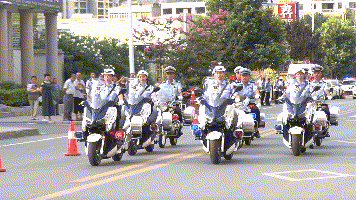 太帅了!电动警车交付女子骑警队亮相十堰街头