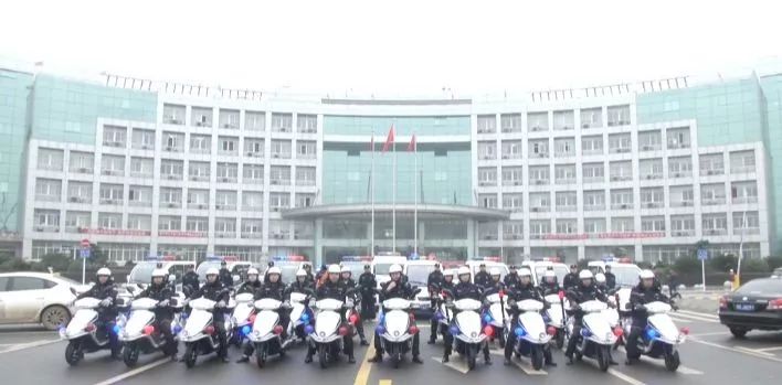 武汉市社区警务室启用两轮电动巡逻车 提高效率